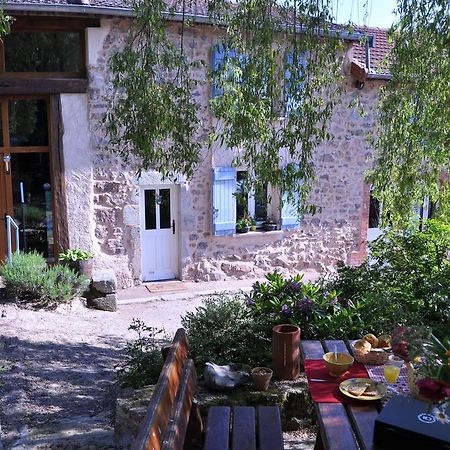 La Ferme Aux Abeilles Hotel Ambierle Bagian luar foto