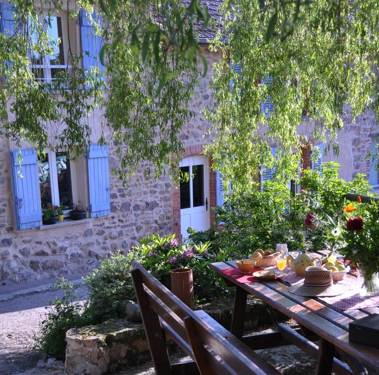 La Ferme Aux Abeilles Hotel Ambierle Bagian luar foto